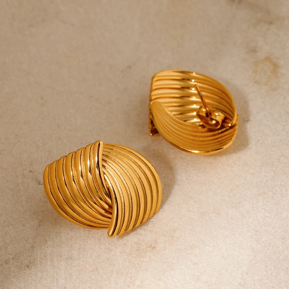 STRIPE TEXTURE CROSS EARRINGS