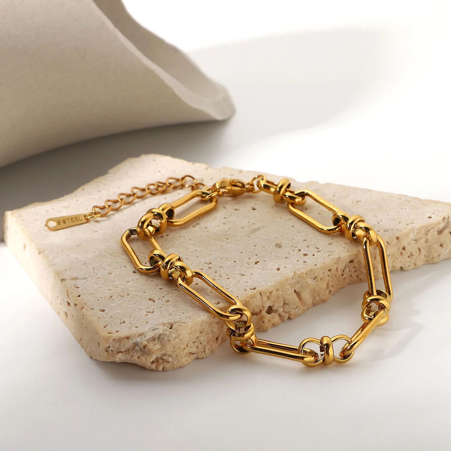 PAPERCLIP CHAIN LINK BRACELET FOR WOMEN